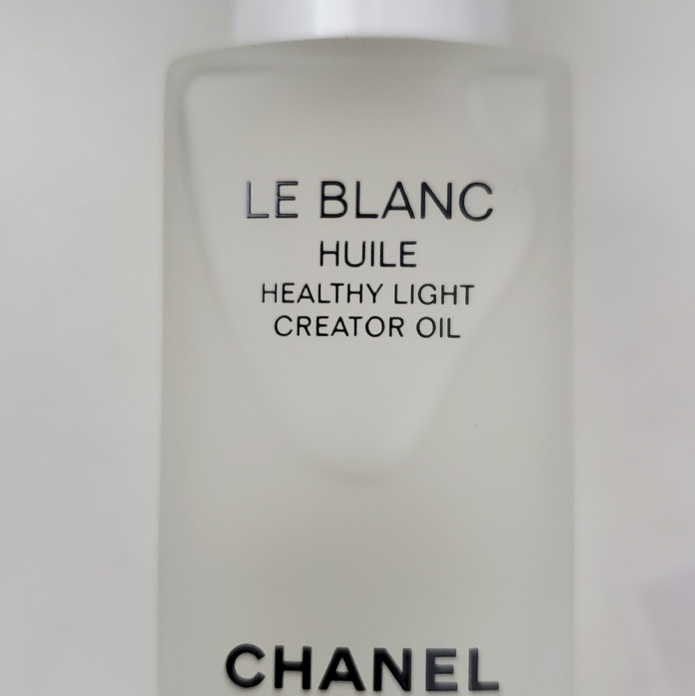 Brand New! CHANEL LE BLANC Huile